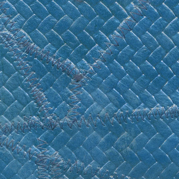 Fragment einer alten blauen Ledertasche — Stockfoto