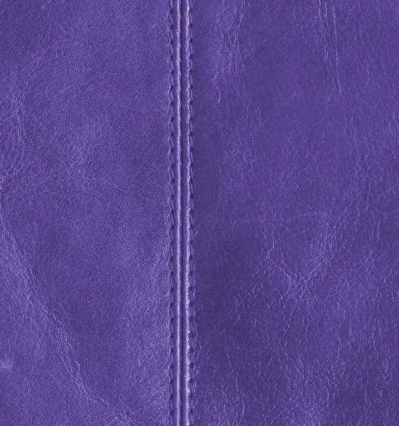 Fundo de couro violeta decorado com uma costura — Fotografia de Stock