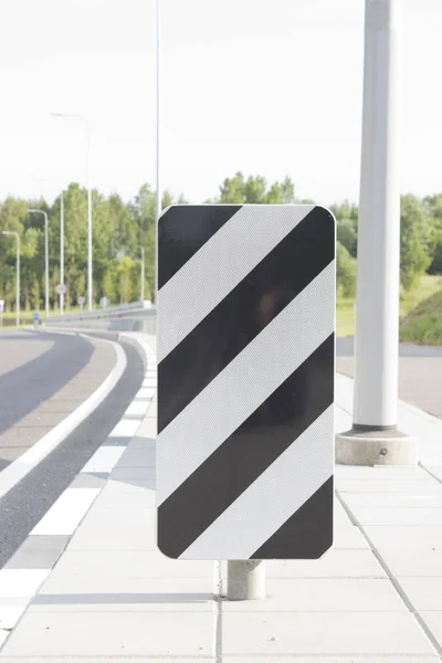 Waarschuwingsbord op de weg — Stockfoto