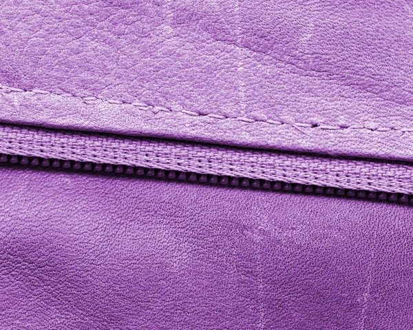 Высокая детализация текстуры фиолетовой кожи — стоковое фото