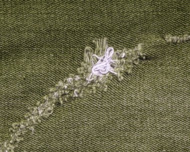 arka plan olarak yeşil modaya uygun kot pantolon parçası