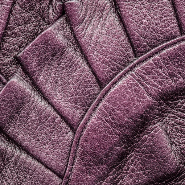 Fragment de manteau de cuir comme fond de cuir violet — Photo