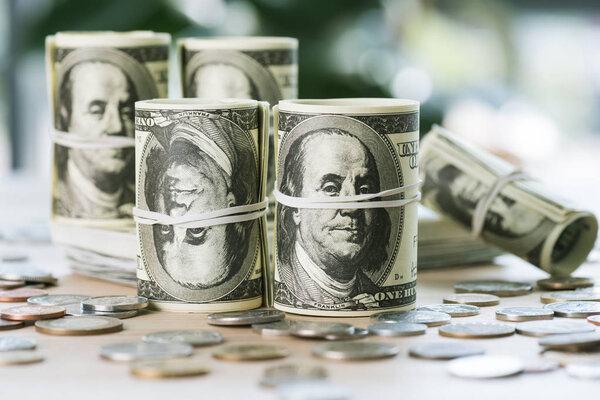 Банкноты и монеты
