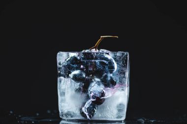 Ice cube dondurulmuş üzüm