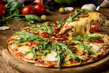 İtalyan pizzası. 