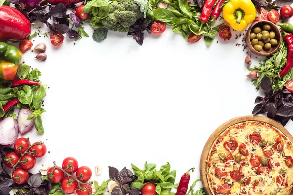 Italian pizza and fresh vegetables — Stock Photo, Image