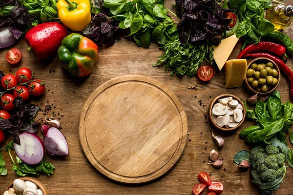 Fresh vegetables and herbs — Stock Photo, Image