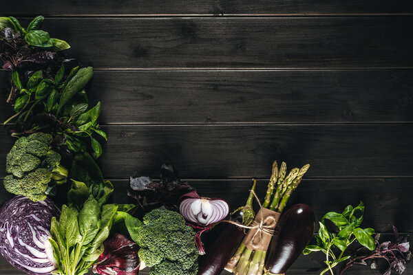 Различные свежие овощи
