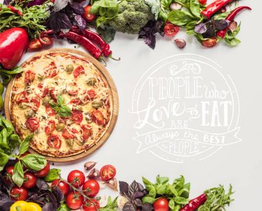 İtalyan pizza ve taze sebze