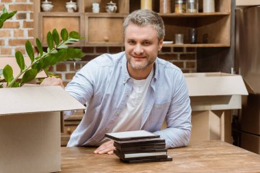 adam kutuları açma