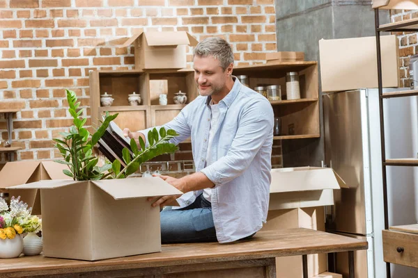 adam kutuları açma