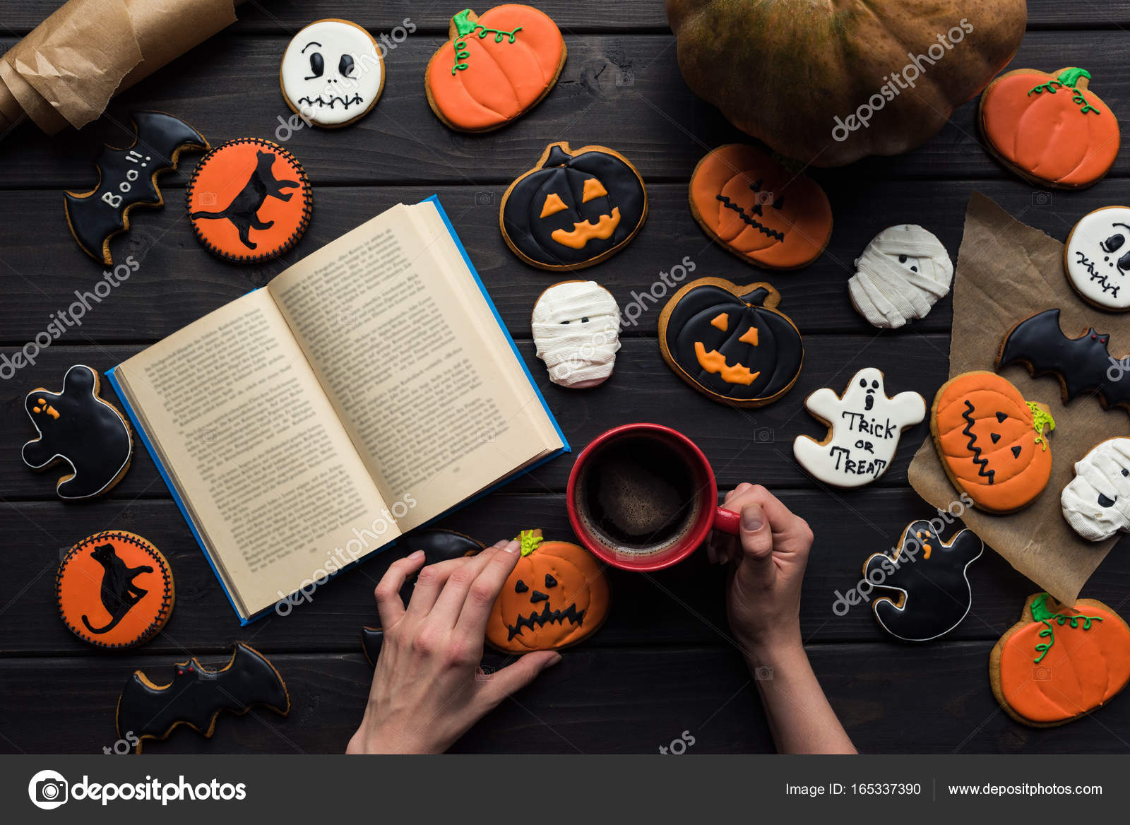 книги на хэллоуин. самая страшная книга. книги на хэллоуин. книжный хэллоуин. книги на хэллоуин.