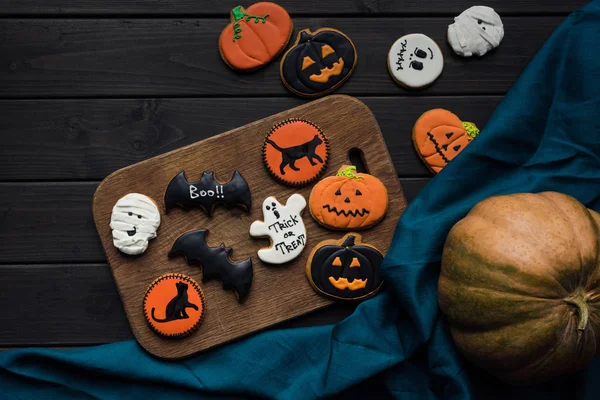 Samenstelling van halloween koekjes — Stockfoto