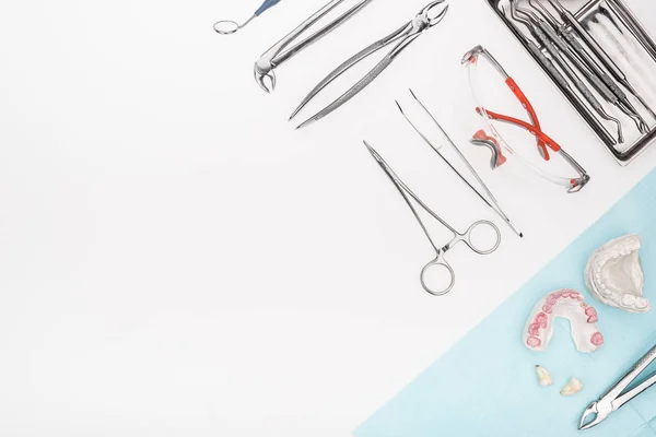 Zestaw narzędzi stomatologicznych — Zdjęcie stockowe