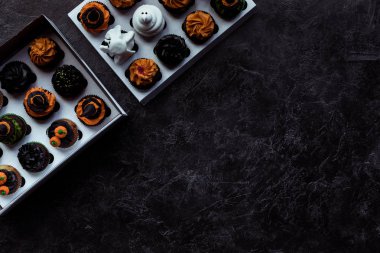 Halloween Çörek kutularındaki