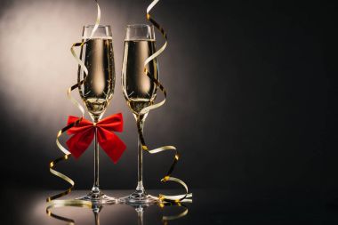 glasses of champagne with ribbons clipart