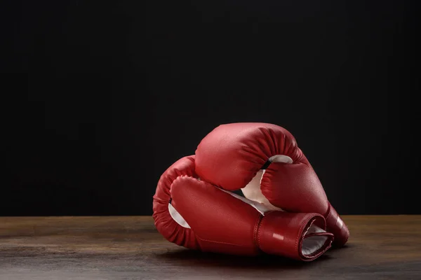 Guantes de boxeo rojos — Foto de Stock