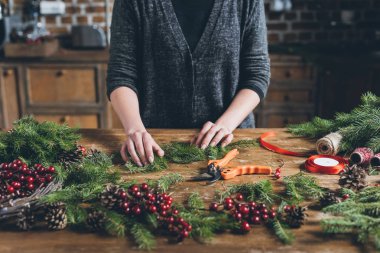 dekoratör yapma Noel çelenk