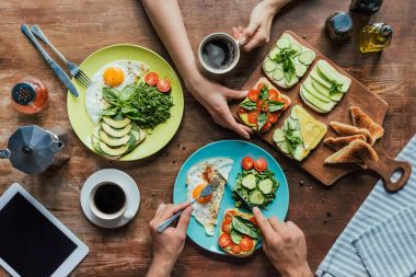 couple having breakfast clipart