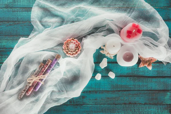 Candles, soap and bathroom salt in flasks — Stock Photo, Image