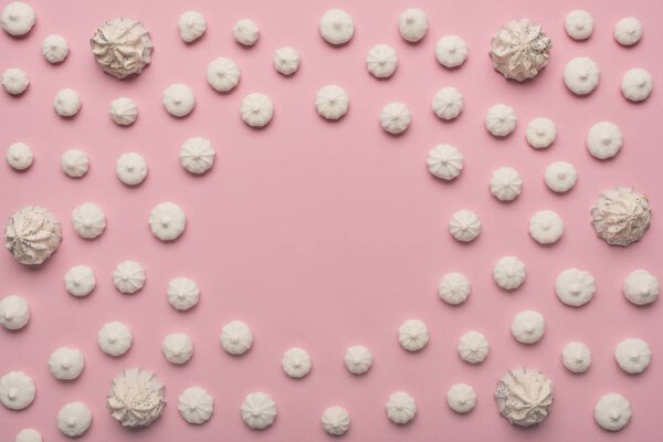 circle frame of white marshmallows