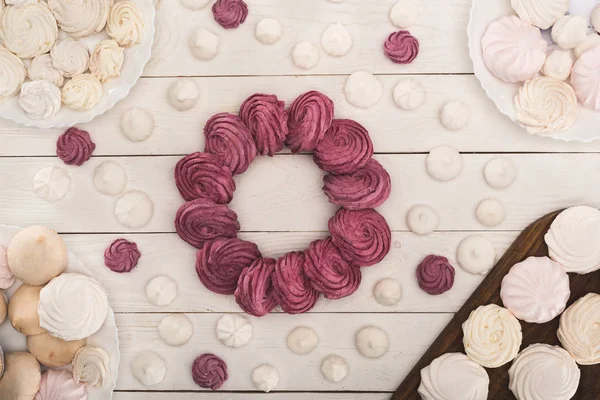 Circle of berry marshmallows — Stock Photo, Image