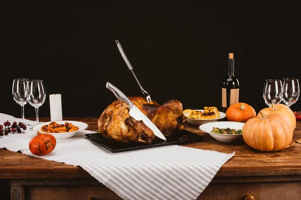 Pavo al horno para el día de acción de gracias — Foto de Stock