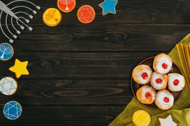 Yedi Kollu Şamdan, çörek ve hanukkah için çerezler