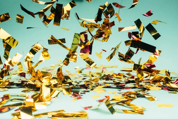 Glossy falling confetti — Stock Photo, Image