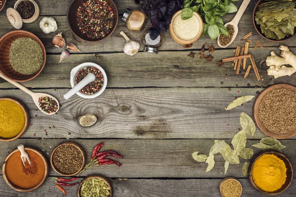 Different spices and herbs — Stock Photo, Image