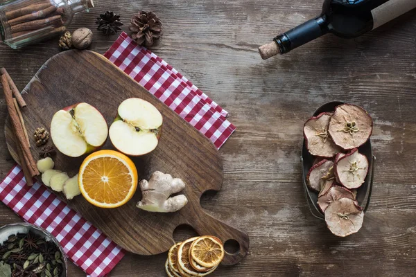 preparing mulled wine
