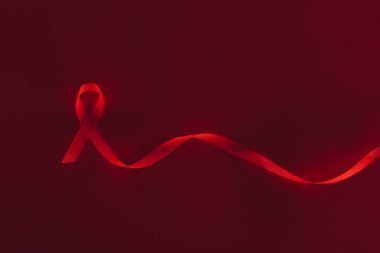 piros aids-szalag