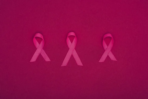 Ленты для информирования о раке груди — стоковое фото