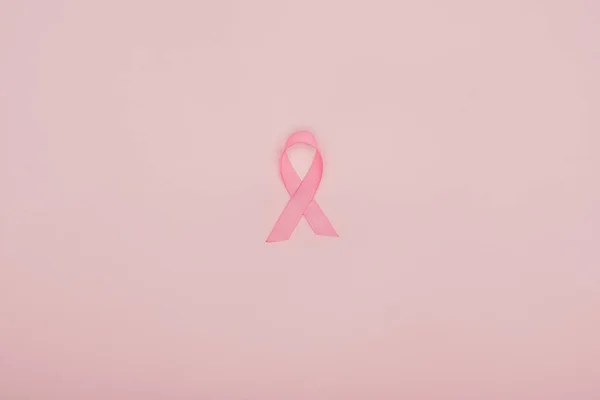Рожева стрічка раку молочної залози — стокове фото