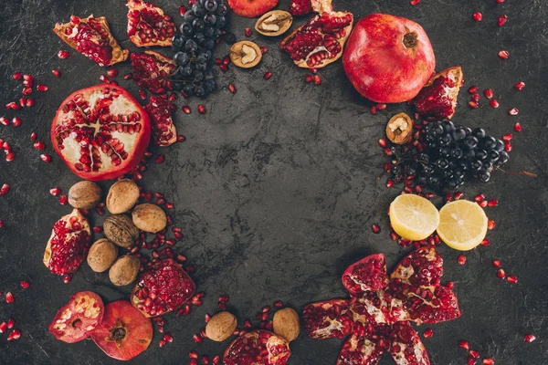 circle of fruits
