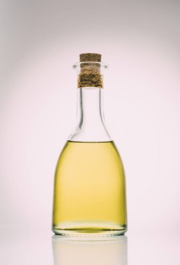 Zeytin yağı şişesi