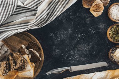 ev yapımı ekmek ve bıçak