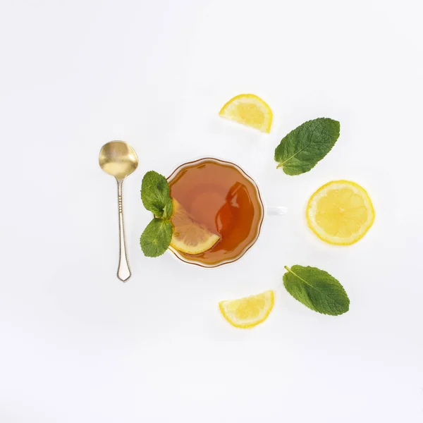 Tea with mint and lemon — Stock Photo, Image