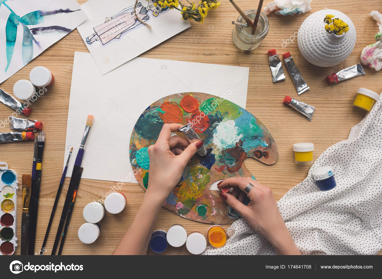 Artysta, mieszanie farb akrylowych — Zdjęcie stockowe © VadimVasenin