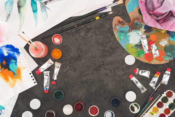 рабочее место художника
