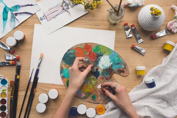 Akrilik boyalar karıştırma sanatçı 