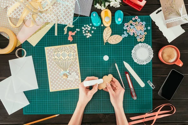 Cropped Image Woman Applying Glue Decoration Part — Free Stock Photo