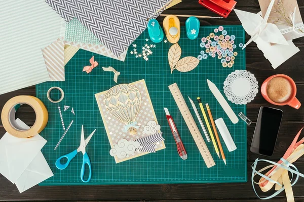 Pohled Shora Návrháře Pracovního Místa Scrapbooking Pohlednice Šablona — Stock fotografie