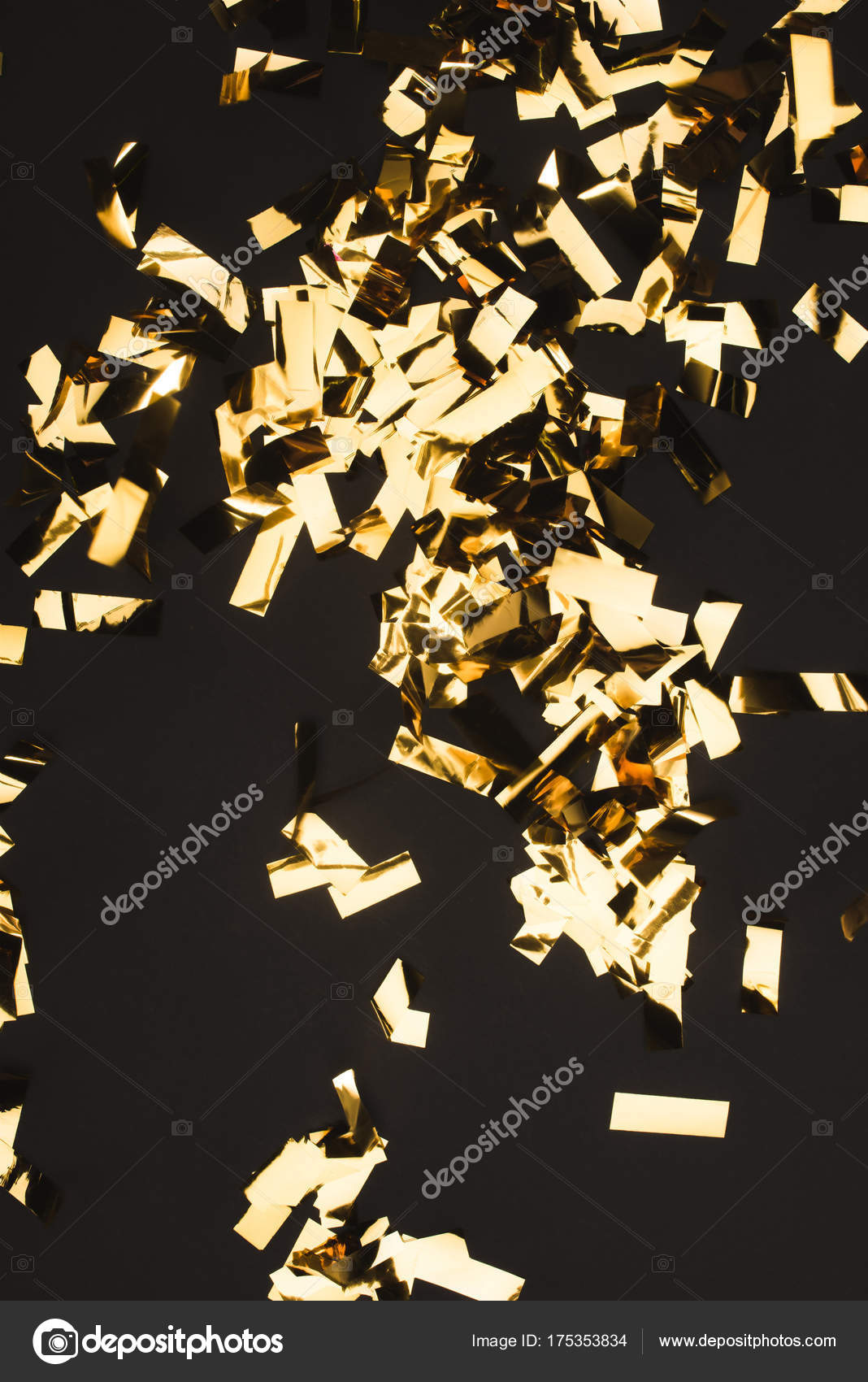 金 紙吹雪写真素材 ロイヤリティフリー金 紙吹雪画像 Depositphotos