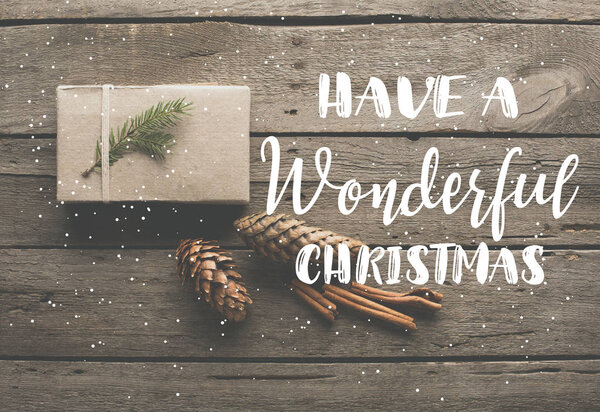 Рождественский подарок с шишками
 