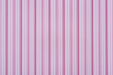 pembe sarmalayıcı tasarım dikey çizgiler ile
