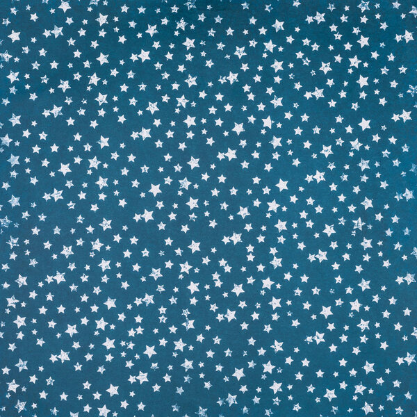 голубая обертка с белыми звездами
 