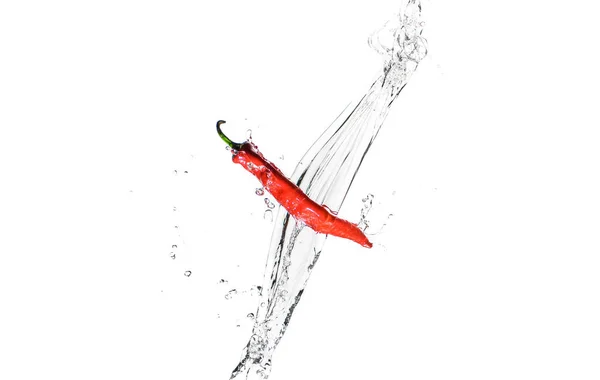 Rote Chilischote Wasser Spritzt Isoliert Auf Weißem — Stockfoto