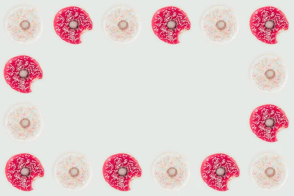 Top View Frame Made Pink White Glazed Doughnuts Isolated White — Stock Photo, Image