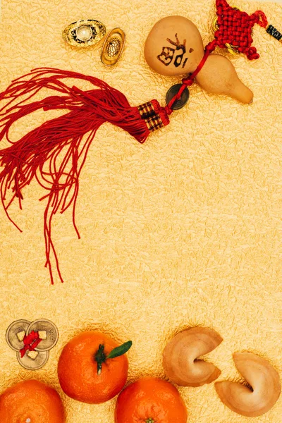 Pohled Shora Tradiční Čínský Talisman Mandarinkami Fortune Cookie Stromovité Zlatý — Stock fotografie